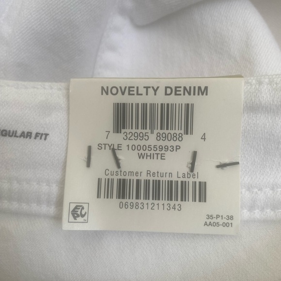 I.n.c. INTERNATIONAL CONCEPTS
NWT 14P Women's High Rise Denim
Bermuda Shorts - Picture 14 of 16